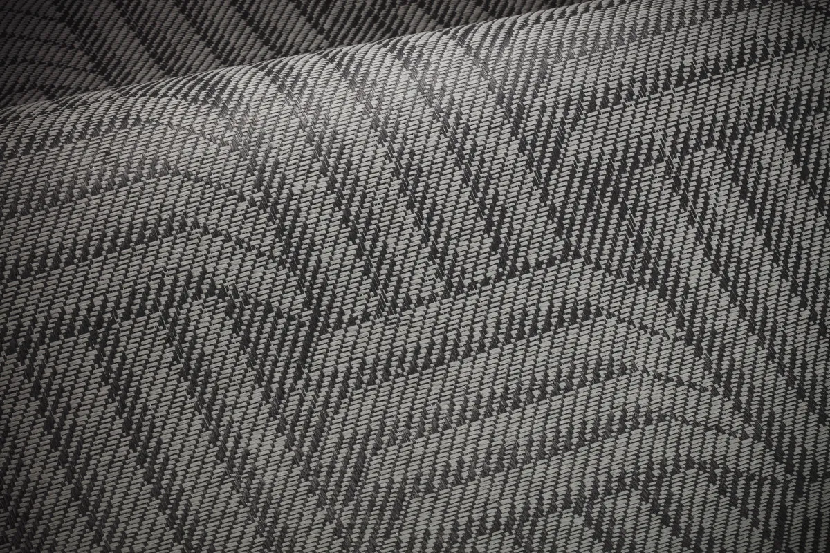 LX1677_Mantra_Onyx_Detail