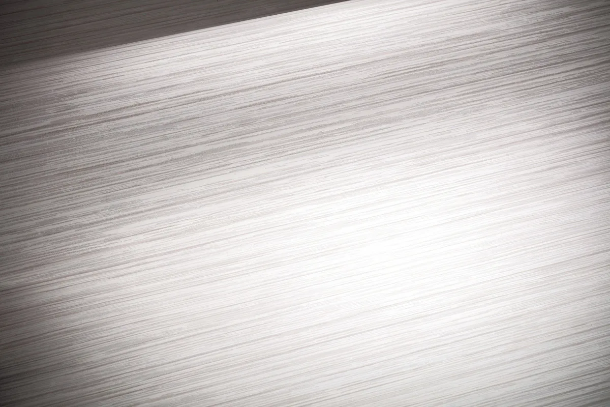 LX1800_Lyric_Porcelain_Detail